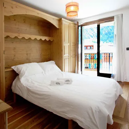 Daire Charmante In Mit Suedbalkon Und Blick Auf Den Blanc By Interhome