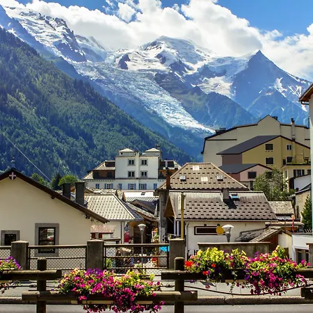 Daire Charmante In Mit Suedbalkon Und Blick Auf Den Blanc By Interhome Chamonix